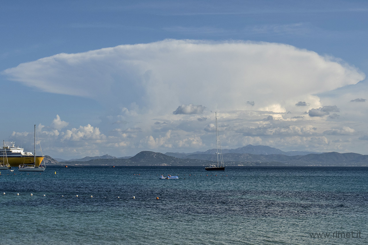 Cumulonimbus capillatus incus